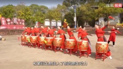 鼓之鸣 威之风——龙冈女子鼓舞队奏响乡村新乐章