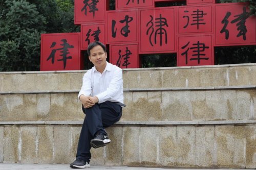 伊唐波组诗赏析
